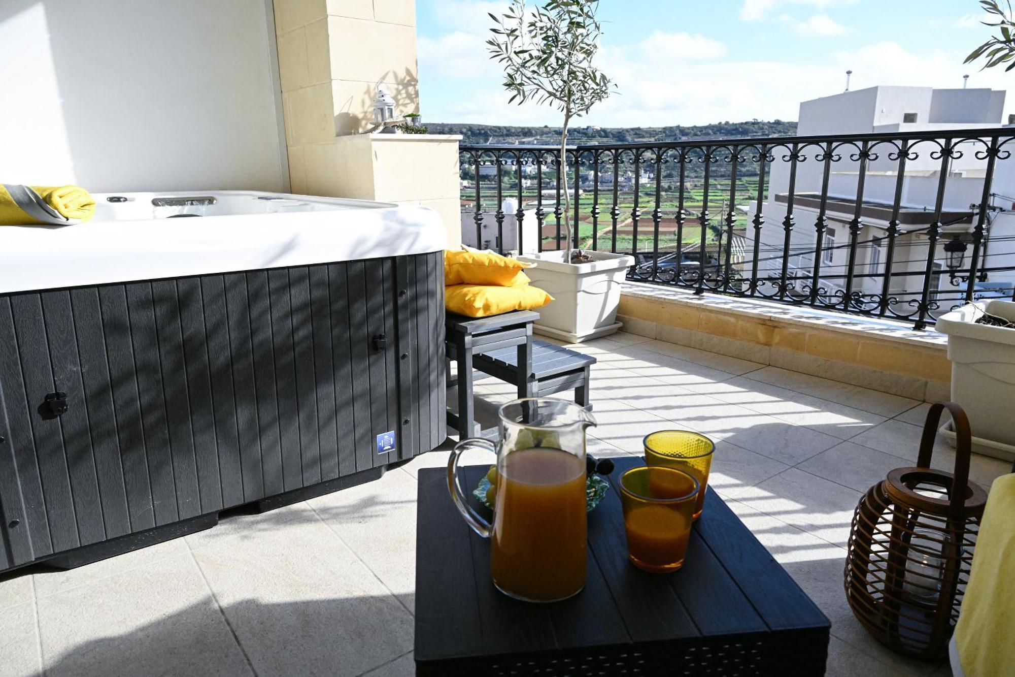 Ferienwohnung Ta'Lonza Luxury Near Goldenbay With Hot Tub App1 Mellieħa Exterior foto